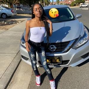 Meet your Posher, Dewanna